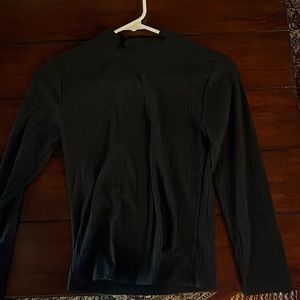 Black long sleeve women’s top